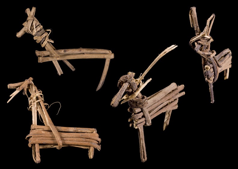 Split-twig figurines